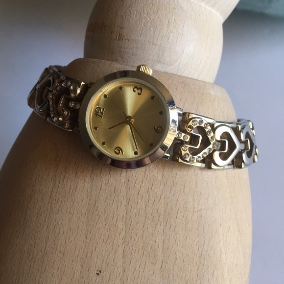 clock Allude🌷 - Picture 15 of 16